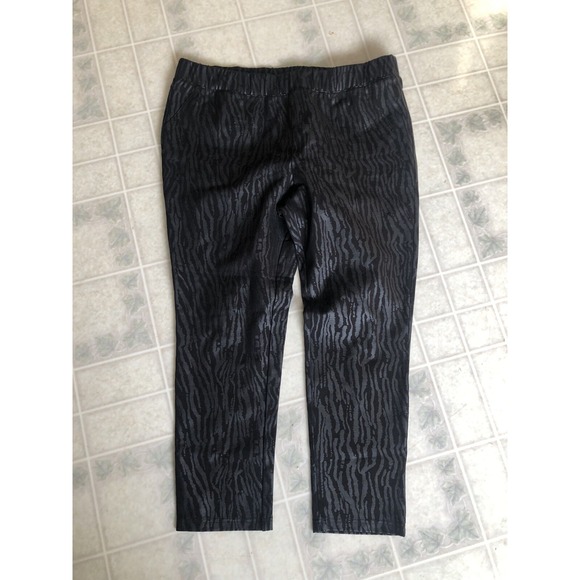 Soft Surroundings Pants - Soft Surroundings  Pull-On Zebra Print Straight Leg Cropped Pants Large Petite